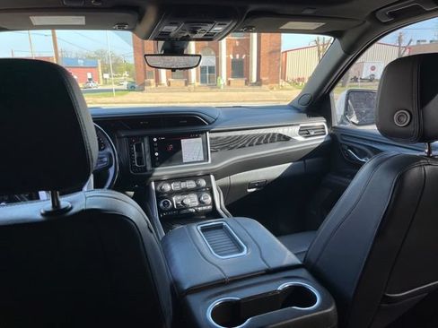 Used 2022 GMC Yukon Denali w/ Denali Premium Package RWD image 43