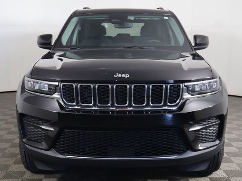 Used 2023 Jeep Grand Cherokee Laredo AWD/4WD image 9