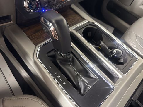 Used 2019 Ford F150 Lariat w/ Equipment Group 502A Luxury AWD/4WD image 22