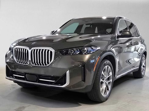 Used 2026 BMW X5 xDrive50e AWD/4WD image 8