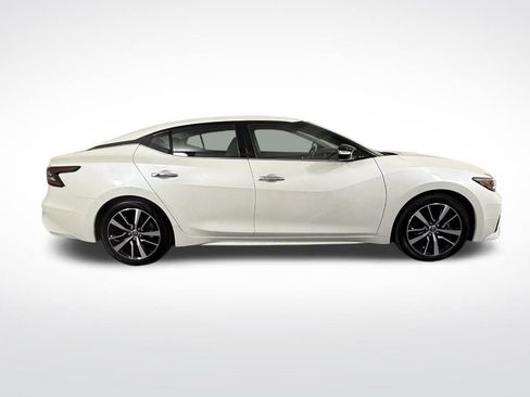 Used 2023 Nissan Maxima SV w/ Floor Mat Group FWD image 2
