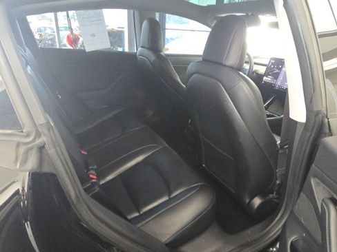 Used 2018 Tesla Model 3 Long Range image 9