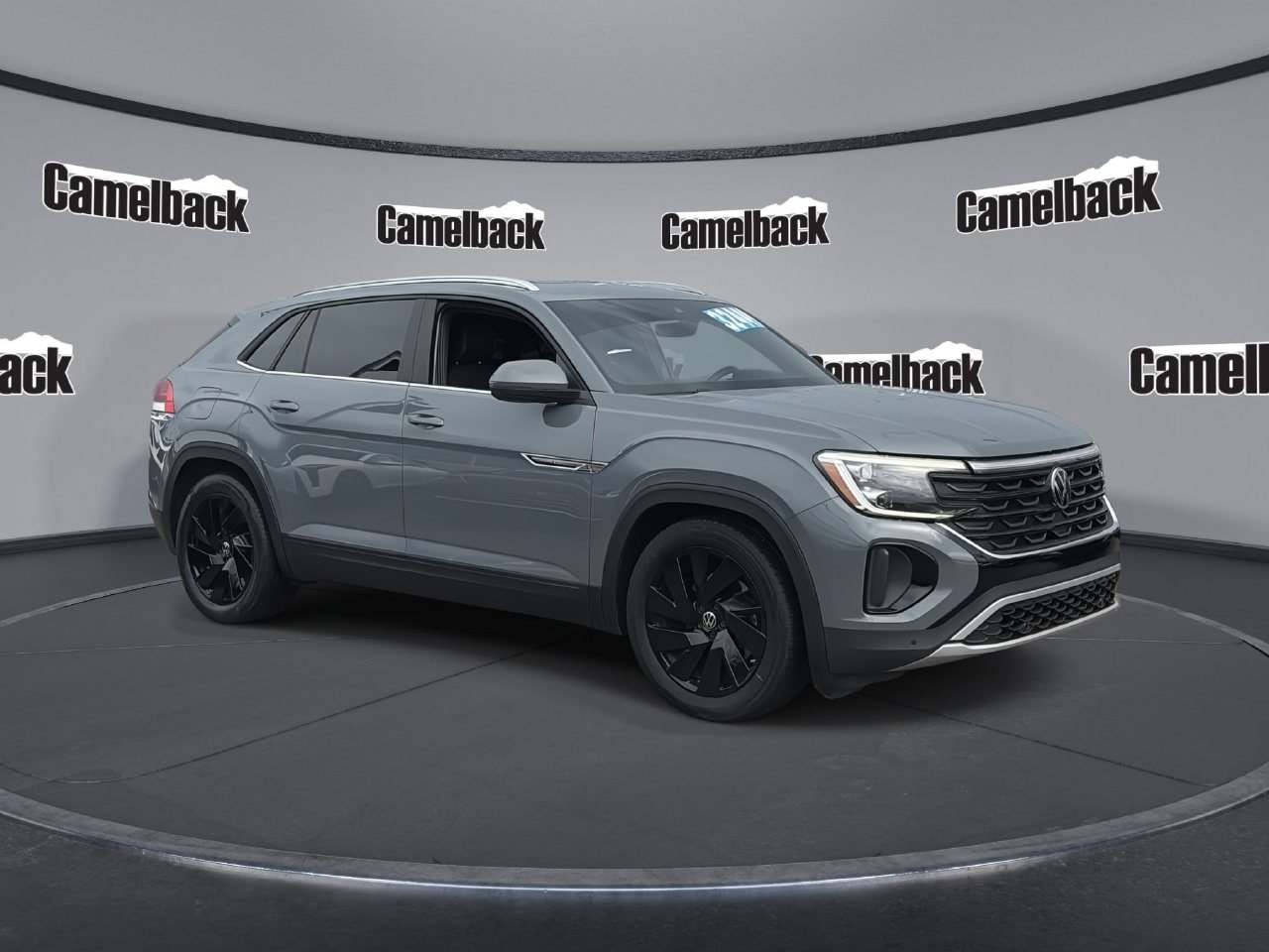 Used 2024 Volkswagen Atlas Cross Sport SE FWD image 1