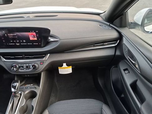 New 2026 Buick Envista Sport Touring w/ Convenience I Package FWD image 23