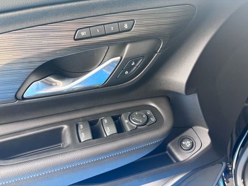 Used 2022 GMC Terrain SLT image 18