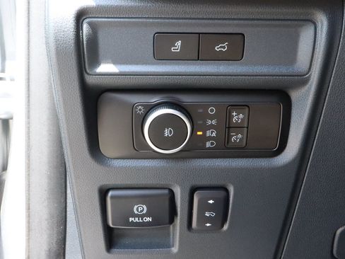 Used 2023 Ford Expedition Limited AWD/4WD image 16