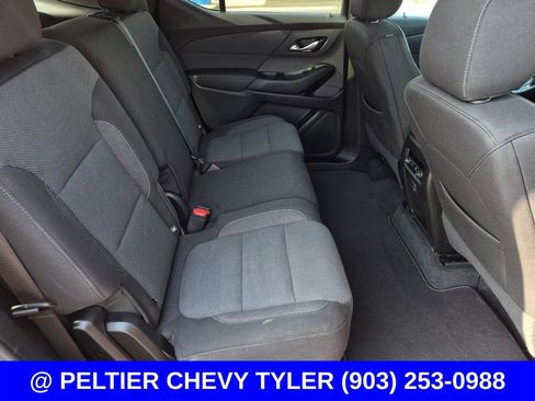Used 2023 Chevrolet Traverse LT FWD image 15