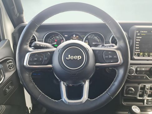 Used 2023 Jeep Wrangler Unlimited Sahara w/ Cold Weather Group AWD/4WD image 18