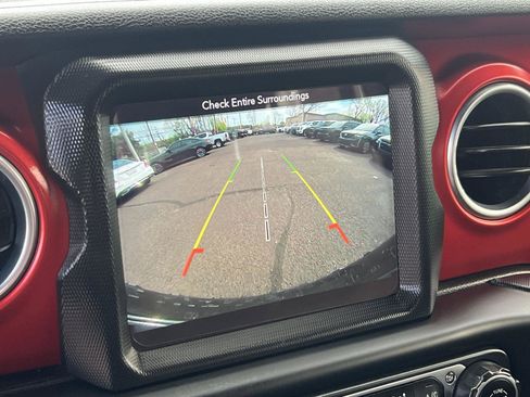 Used 2018 Jeep Wrangler Unlimited Rubicon AWD/4WD image 29