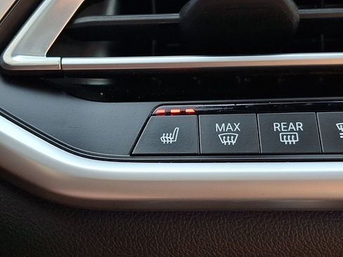Used 2023 BMW X5 xDrive40i AWD/4WD image 25