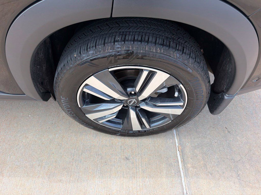 Used 2023 Nissan Rogue SL w/ SL Premium Package FWD image 9