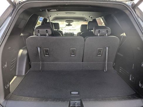 Used 2023 Chevrolet Traverse RS FWD image 31