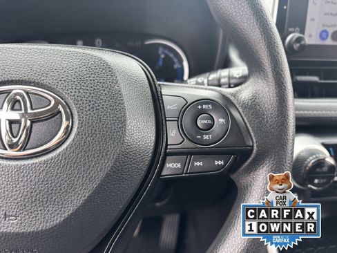 Used 2025 Toyota RAV4 XLE AWD/4WD image 30
