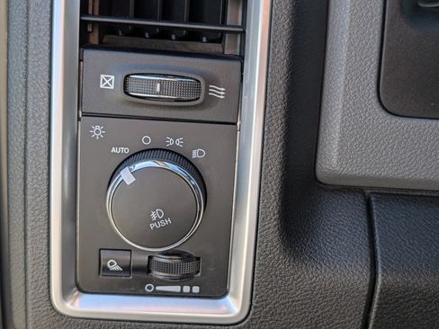 Used 2019 RAM 1500 Lone Star AWD/4WD image 21