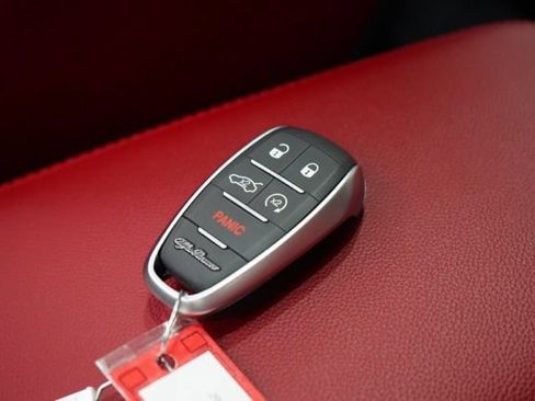 Used 2026 Alfa Romeo Giulia AWD image 35