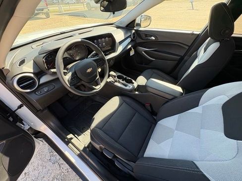 New 2026 Chevrolet Trax LS image 11