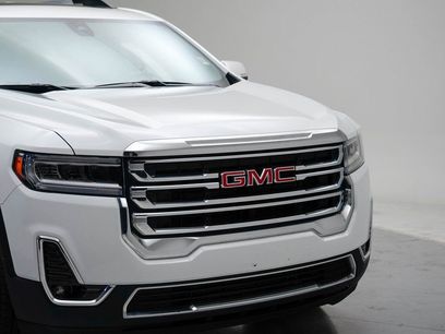 Used 2023 GMC Acadia SLT w/ Preferred Package