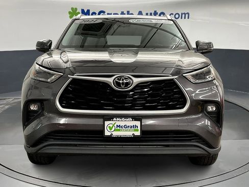 Used 2021 Toyota Highlander XLE image 4