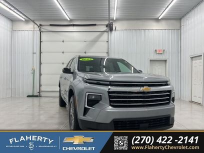 Used 2025 Chevrolet Traverse LT