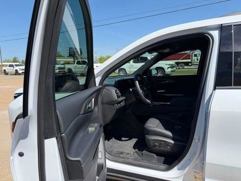 New 2026 Chevrolet Traverse LT w/ Driver Confidence Package FWD image 6