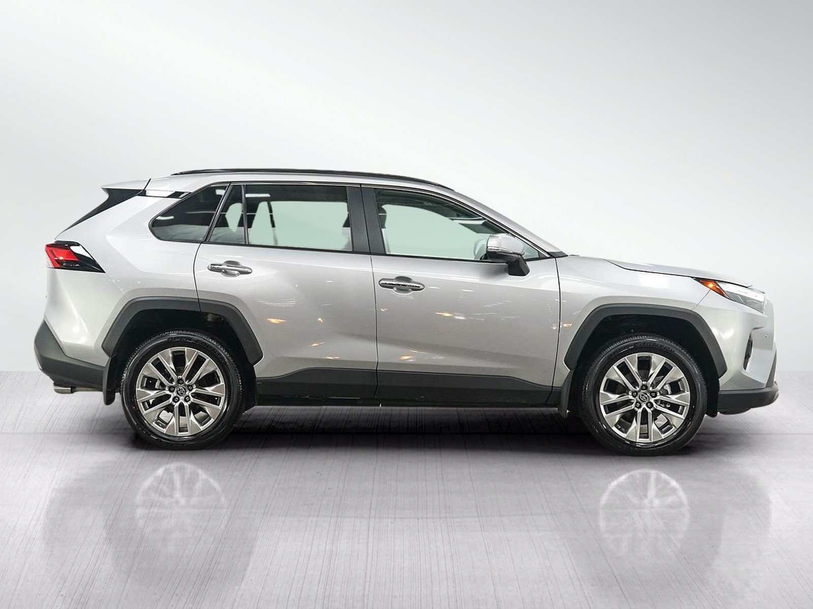 Used 2025 Toyota RAV4 Limited w/ Weather Package AWD/4WD image 6