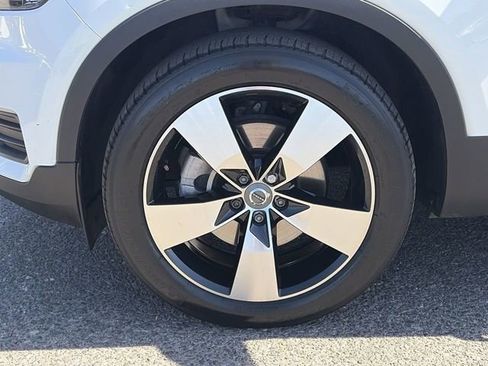 Used 2020 Volvo XC40 T5 Momentum w/ Protection Package Premier AWD/4WD image 10