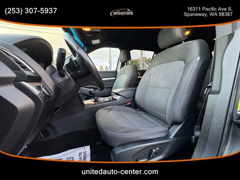 Used 2017 Ford Explorer XLT image 7