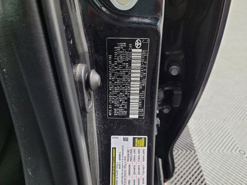 Used 2021 Toyota Corolla SE image 33