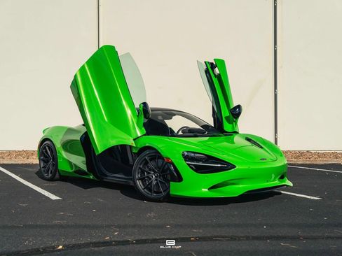 Used 2025 McLaren 750S Spider image 12