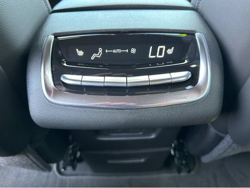 Certified 2023 Cadillac XT6 Sport w/ Technology Package AWD/4WD image 9