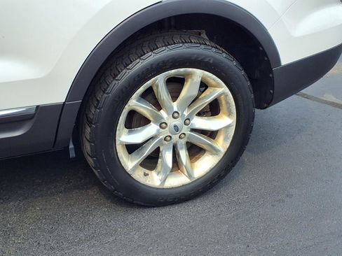 Used 2013 Ford Explorer XLT AWD/4WD image 29