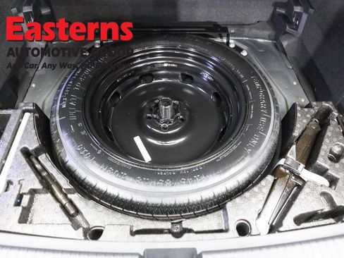 Used 2022 Volkswagen Tiguan SE w/ Panoramic Sunroof Package image 23