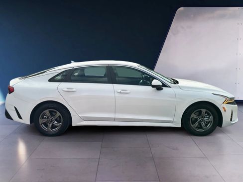 Used 2022 Kia K5 LXS FWD image 6