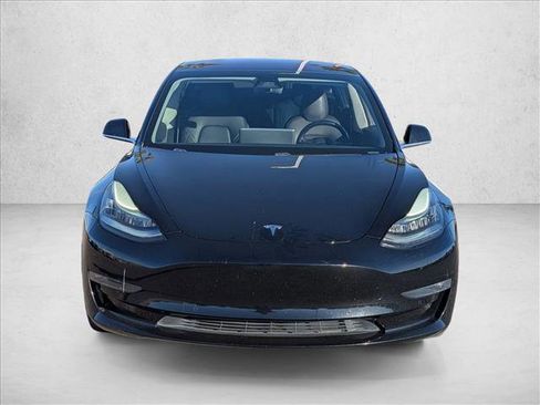Used 2019 Tesla Model 3 Mid Range image 2