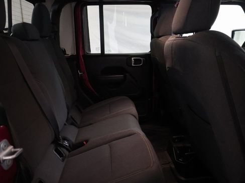 Used 2024 Jeep Gladiator Sport image 13