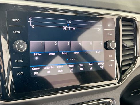 Used 2023 Volkswagen Atlas SE image 14