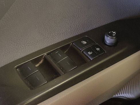 Used 2022 Toyota Camry SE image 27