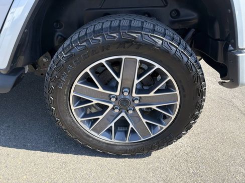 Used 2024 Jeep Wrangler High Altitude AWD/4WD image 31