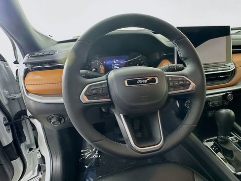 Certified 2024 Jeep Compass Limited image 18