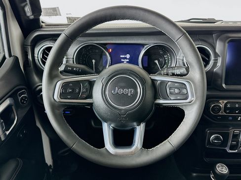 Used 2023 Jeep Wrangler Unlimited Sahara w/ Cold Weather Group AWD/4WD image 17