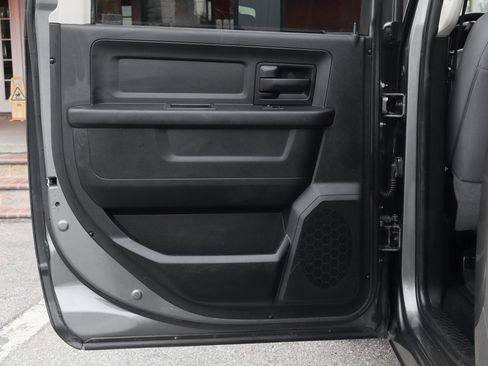 Used 2013 RAM 2500 Tradesman w/ Chrome Appearance Group image 29