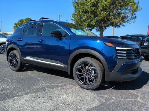 New 2026 Nissan Kicks SR FWD image 2