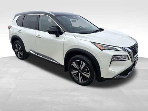 Used 2023 Nissan Rogue SL w/ SL Premium Package image 9