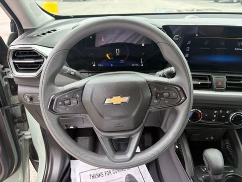 Used 2025 Chevrolet TrailBlazer LS w/ LS Convenience Package FWD image 15