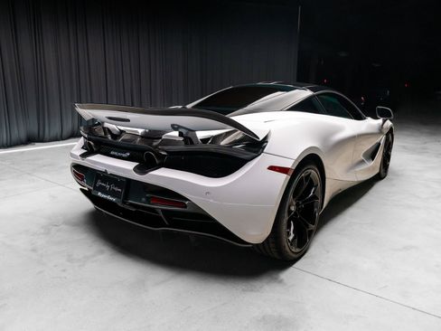 Used 2019 McLaren 720S Performance RWD image 17