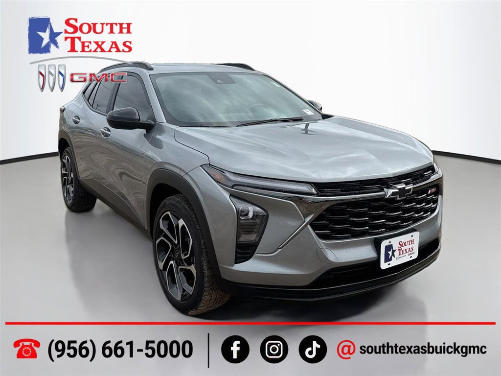 Used 2025 Chevrolet Trax RS w/ Sunroof Package FWD image 1