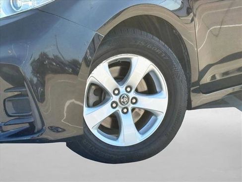 Used 2020 Toyota Sienna LE image 26
