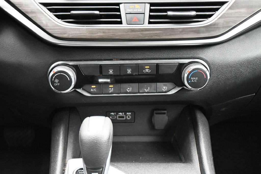 Used 2025 Nissan Altima 2.5 SV FWD image 21