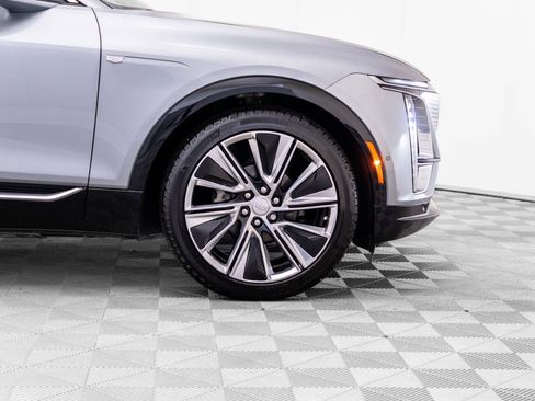 Certified 2025 Cadillac Lyriq Luxury w/ LPO, Floor Liner Package AWD/4WD image 37