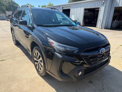Used 2023 Subaru Outback Premium AWD/4WD image 4